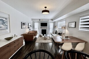 2 Cove Ct in Collingwood, ON - Building Photo