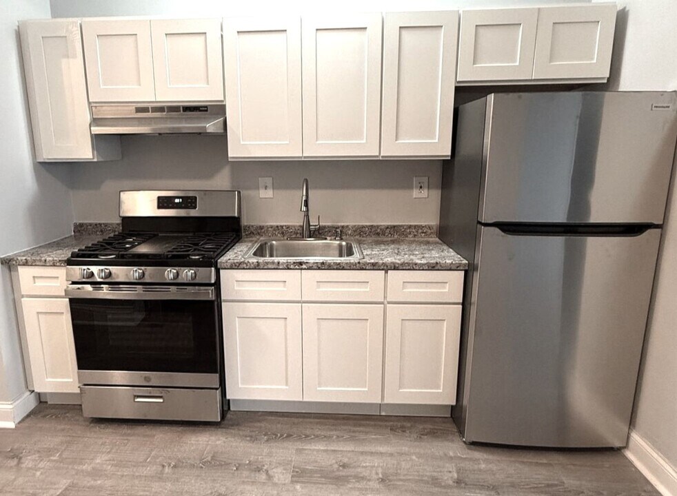 82 High St in Orange, NJ - Building Photo