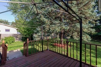 4304 36th Ave in Moline, IL - Building Photo - Building Photo