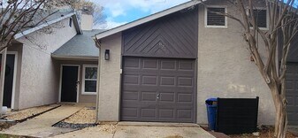 8710 Stream Cir in San Antonio, TX - Building Photo