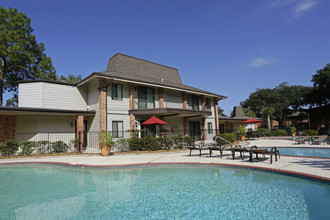 Gatehouse Apartments in Metairie, LA - Foto de edificio - Building Photo