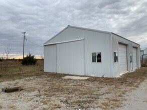 13943 Penn Ln in Neosho, MO - Foto de edificio - Building Photo