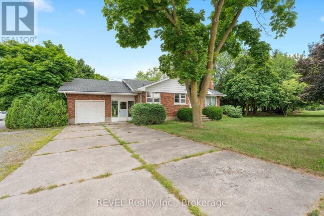 1544 Four Mile Creek Rd in Niagara-On-The-Lake, ON - Building Photo - Building Photo