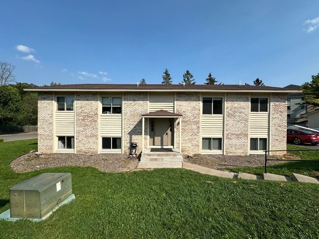 10525 45th Ave N, Unit 2