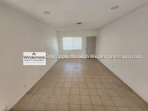 5674-5674 Valley Vale Way in Sacramento, CA - Building Photo - Building Photo