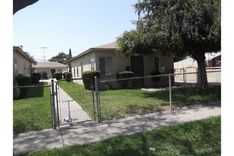 11825-11831 Pope Ave in Lynwood, CA - Building Photo - Building Photo