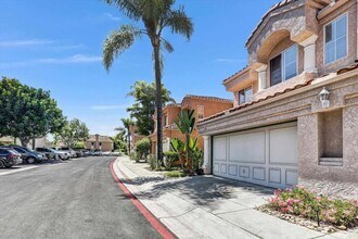 1374 Serena Cir in Chula Vista, CA - Building Photo - Building Photo