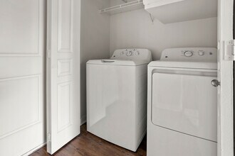 75 West in Dallas, TX - Building Photo - Building Photo