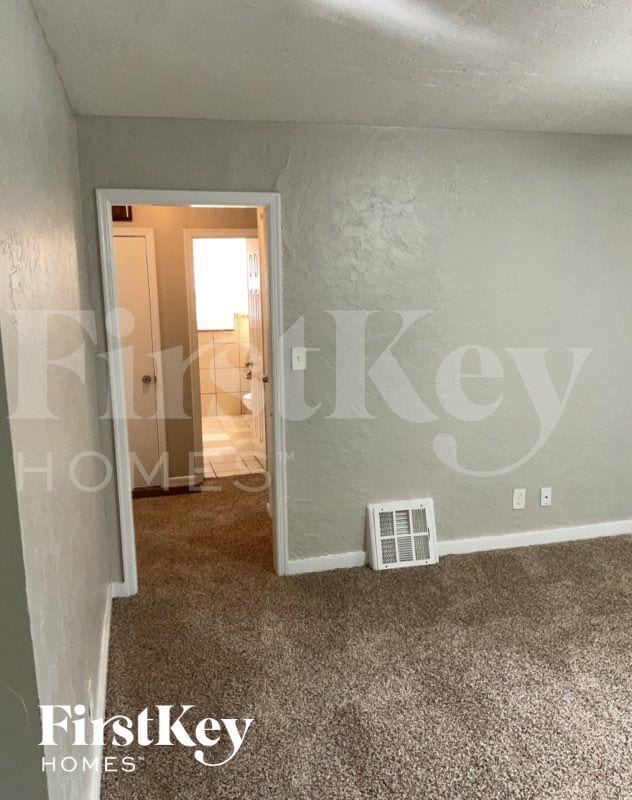 8000 E 87th St in Raytown, MO - Building Photo - Building Photo
