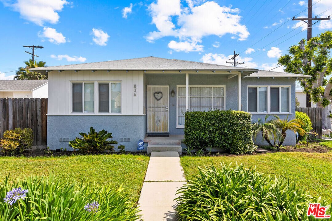 836 Appelby St in Los Angeles, CA - Building Photo
