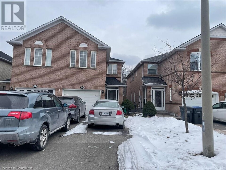 573 Summer Park Crescent in Mississauga, ON - Building Photo