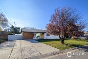 3070 E 7070 S in Cottonwood Heights, UT - Building Photo