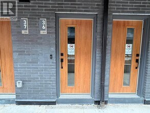 73 Curlew Dr in Toronto, ON - Building Photo - Building Photo