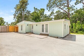 2456 W Rainbow Cir in Sarasota, FL - Foto de edificio - Building Photo