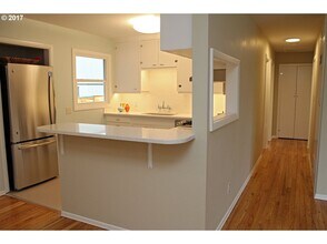 9330 N Fairhaven Ave in Portland, OR - Building Photo - Building Photo