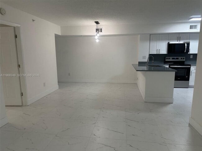 2600 S University Dr in Fort Lauderdale, FL - Building Photo - Building Photo