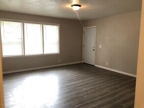 294 Roosevelt Dr in Ormond Beach, FL - Building Photo - Building Photo