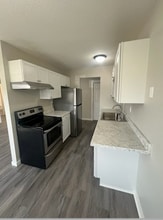 926 Westbrooke Way in Hopkins, MN - Building Photo - Building Photo