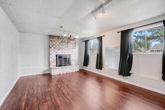 3823 NE View Pl in Gresham, OR - Building Photo - Building Photo