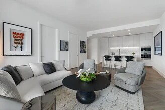 5775 Collins Ave, Unit APT 1005 in Miami Beach, FL - Building Photo - Building Photo