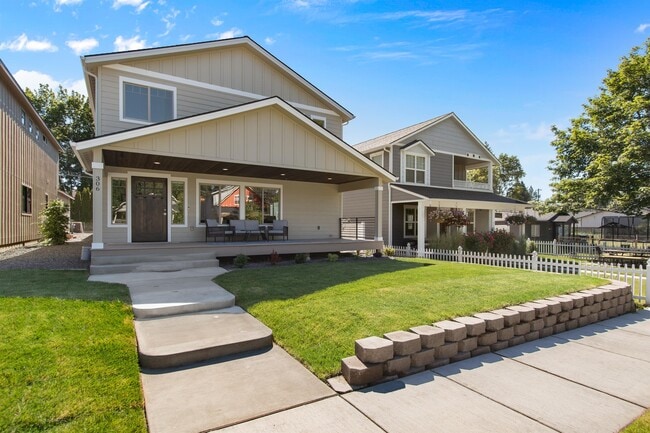 property at 306 S 18th St