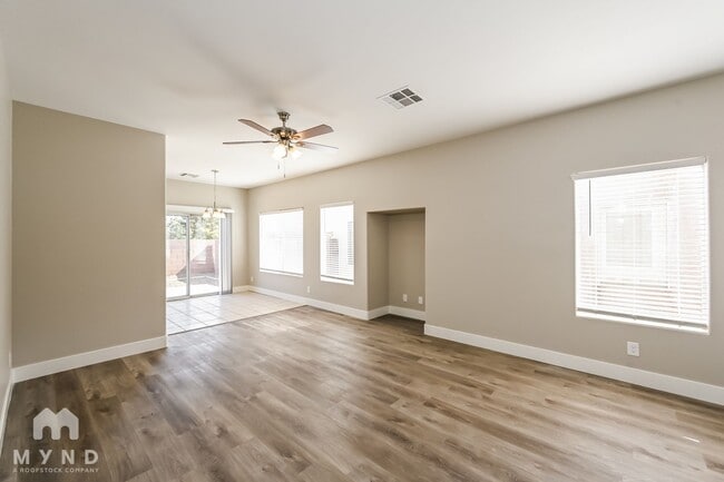 1166 Silver Stone Way in Las Vegas, NV - Building Photo - Building Photo