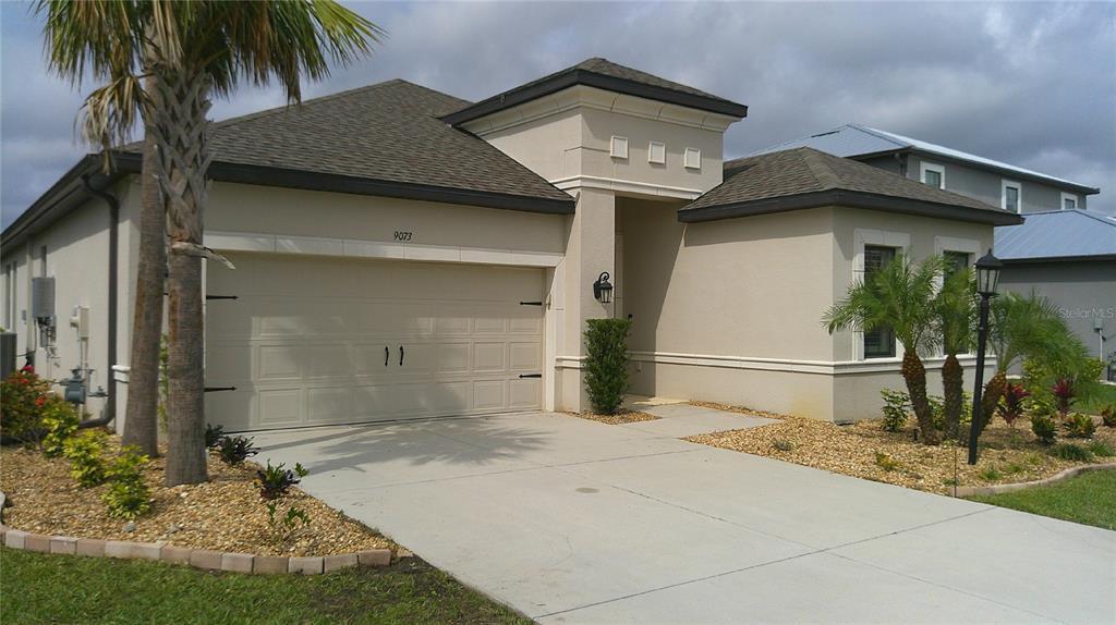 9073 Luna Ln in Sarasota, FL - Building Photo