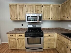 23 Country Club Dr in Manchester, NH - Building Photo - Building Photo