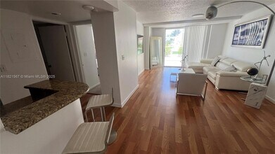 770 Claughton Island Dr, Unit 410 in Miami, FL - Building Photo - Building Photo