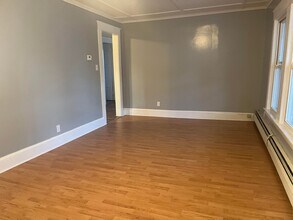 14 Elm St, Unit 2 in Waterville, ME - Building Photo - Building Photo