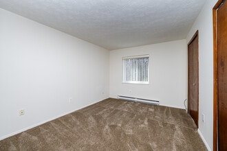 Pleasant Hills in Pittsburgh, PA - Building Photo - Interior Photo