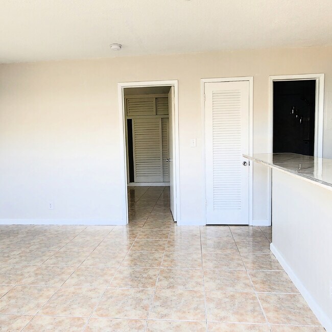 1661 NE 56th St in Fort Lauderdale, FL - Building Photo - Building Photo
