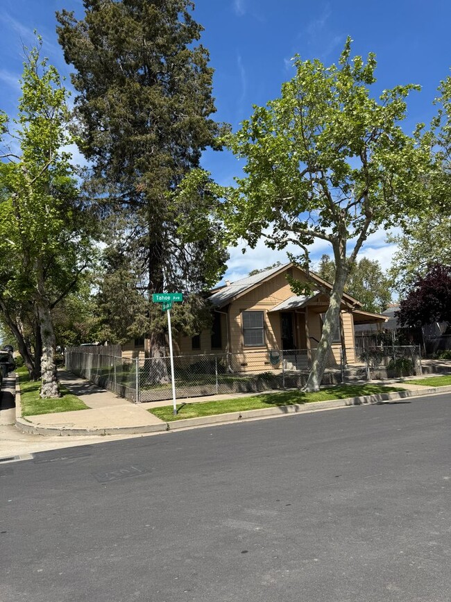 203 Tahoe Ave in Roseville, CA - Building Photo - Building Photo