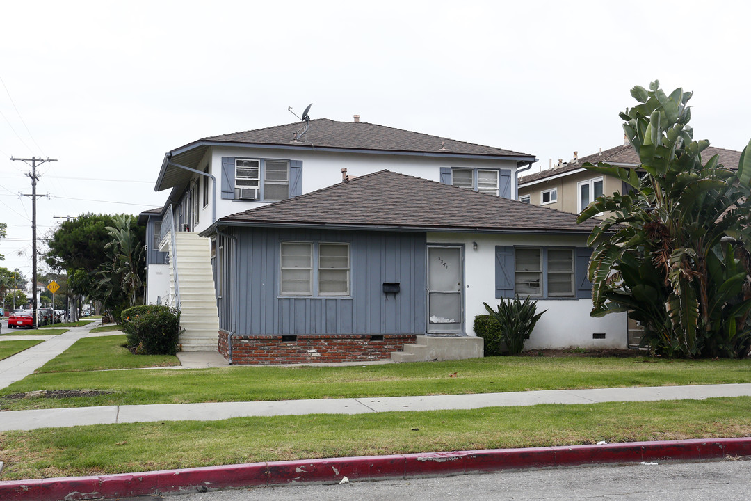 10503 Woodbine St in Los Angeles, CA - Foto de edificio