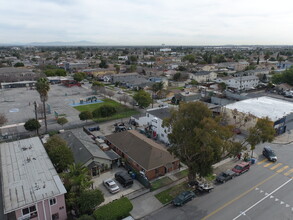 11832 S Main St in Los Angeles, CA - Building Photo - Building Photo