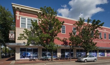 Montgomery Square Apartments in Portsmouth, VA - Building Photo - Building Photo