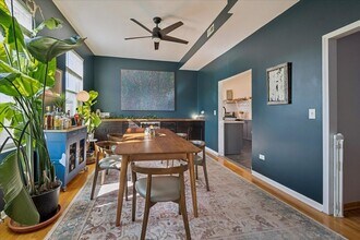 3024 N Sawyer Ave in Chicago, IL - Building Photo - Building Photo