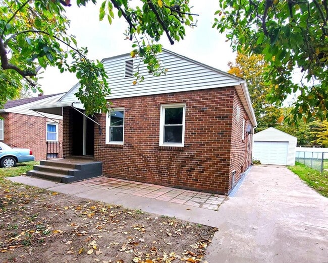 2634 Benton St in Granite City, IL - Building Photo - Building Photo