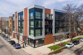 3038 W Armitage Ave in Chicago, IL - Building Photo - Building Photo