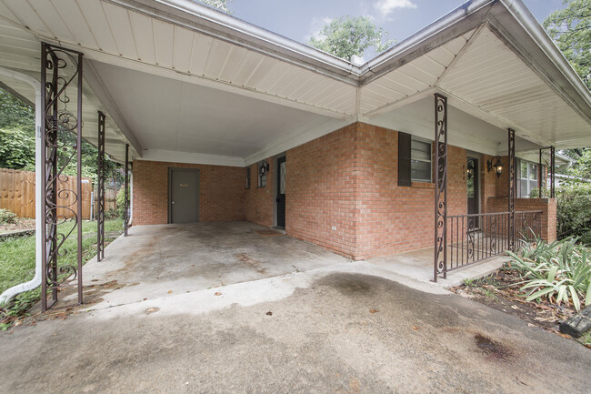 804 Ridgecrest Dr in Little Rock, AR - Building Photo - Building Photo