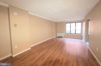 1440 N St NW, Unit 314 in Washington, DC - Building Photo - Building Photo