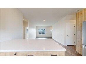 1427 190th Ave NE in East Bethel, MN - Foto de edificio - Building Photo