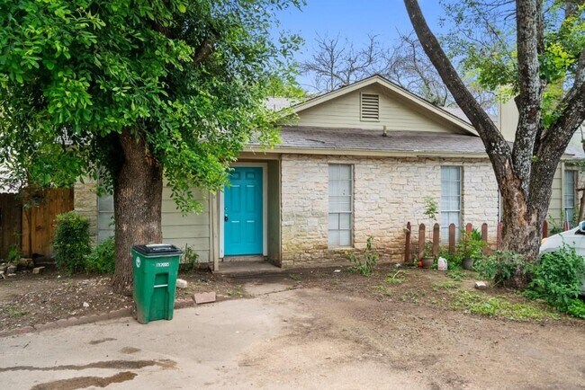 10440 Doc Holliday Trail in Austin, TX - Building Photo - Building Photo