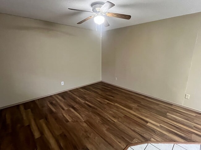 702 E 11th St in Russellville, AR - Building Photo - Building Photo