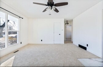 2118-2118 Avalon Cir in Bay City, MI - Foto de edificio - Building Photo