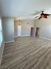 5734 Indian Ridge Dr in North Las Vegas, NV - Foto de edificio - Building Photo