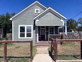 1003 W Elsmere Pl in San Antonio, TX - Building Photo