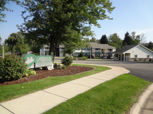 Alana Woods II Apartments in DeWitt, MI - Foto de edificio