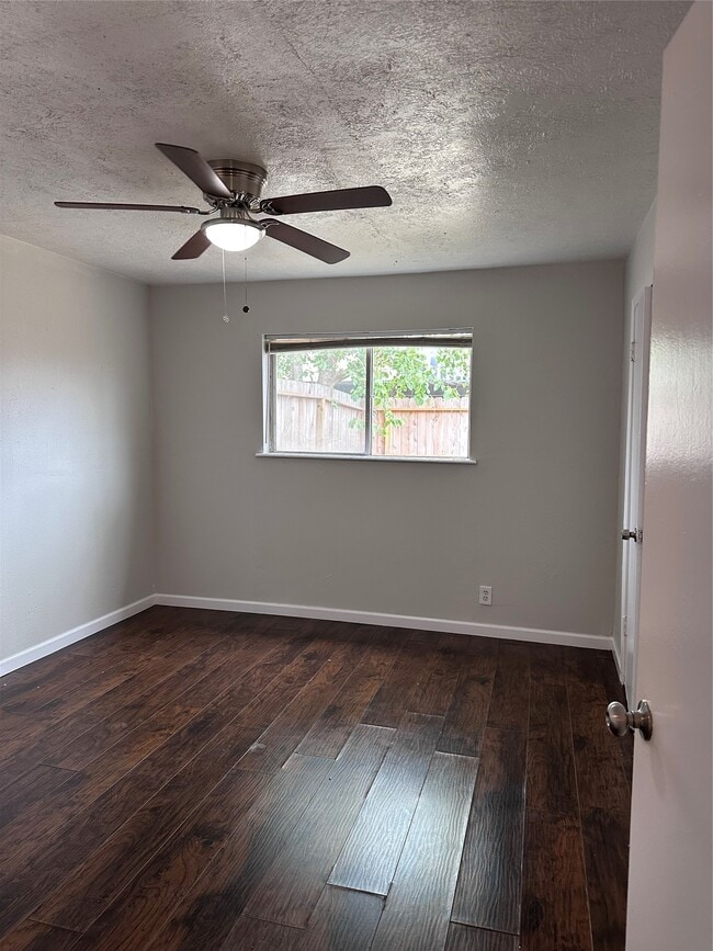 property at 713 S 2nd St