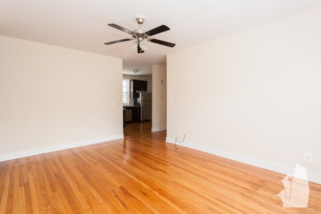 4840 N Wolcott Ave, Unit 3B in Chicago, IL - Building Photo - Building Photo